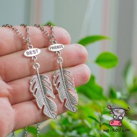 Кулон для двоих друзей "Best Friends. Перо совы. Цена за набор